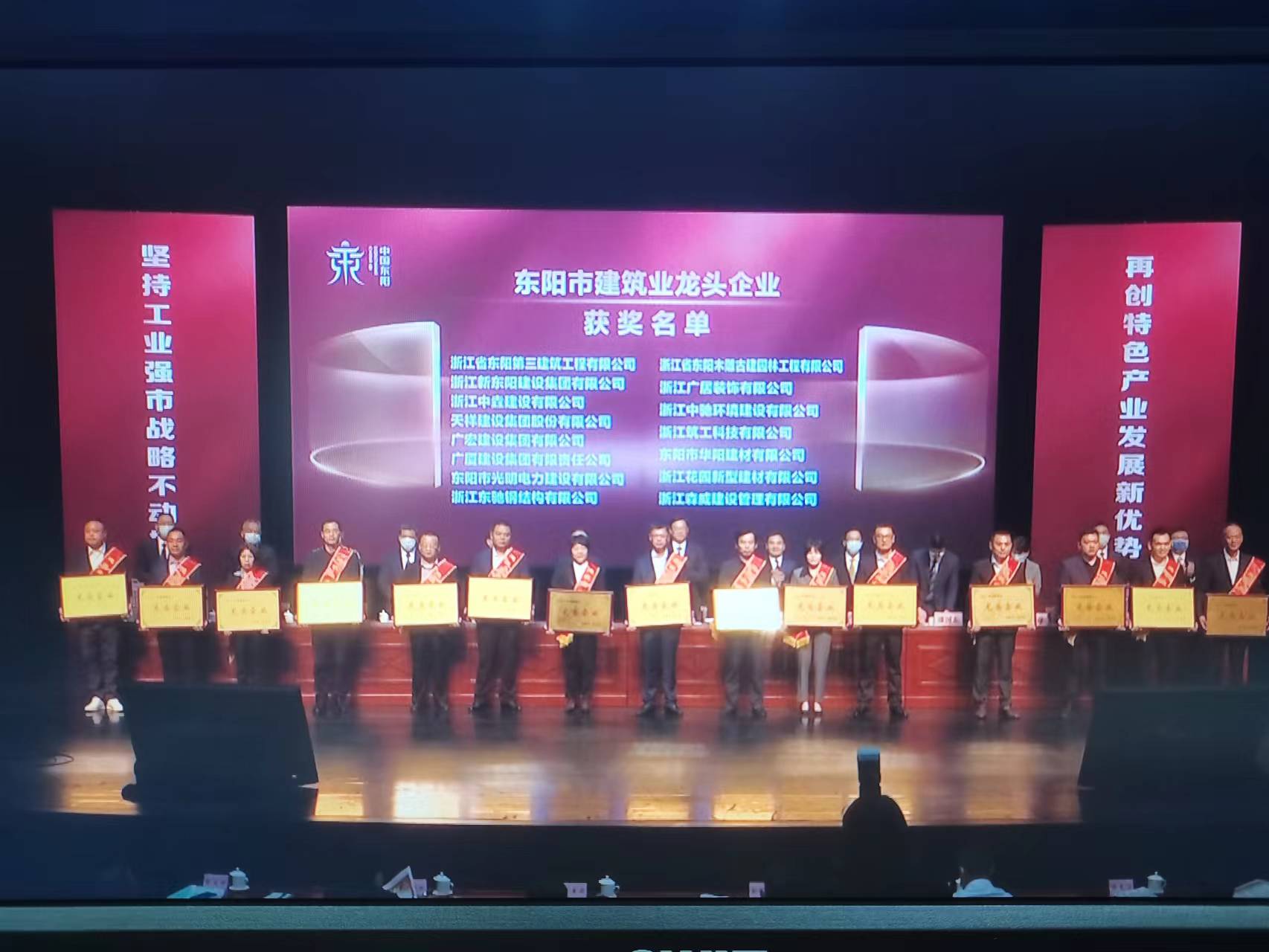 久久久www成人免费无遮挡大片