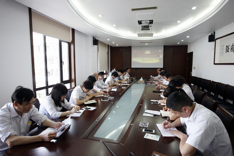 久久久www成人免费无遮挡大片